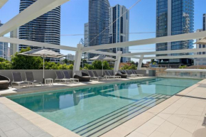 Broadbeach 1-Bed with Pool Gym Walk to the Beach